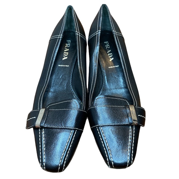 Prada flats - Picture 1 of 5